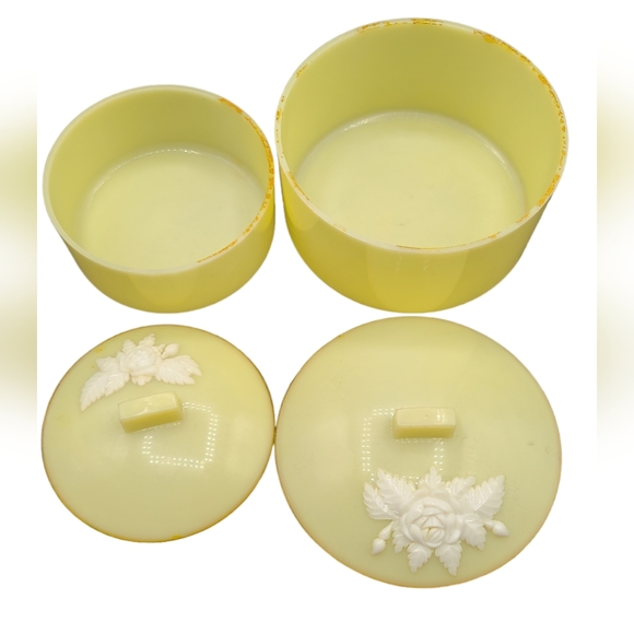 Vintage celluloid dresser/powder boxes set of 2 - Picture 3 of 4